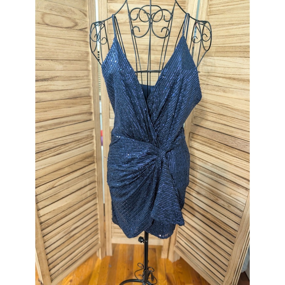 Area Blue Sequin Mini Dress Medium Lined Sleeveless Stretch V-Neck Party